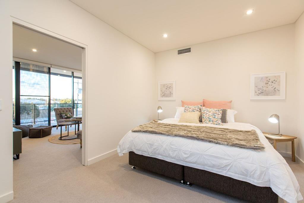 Luxury Four Bedroom Apartment With Swimming Pool Wagga Wagga Luaran gambar